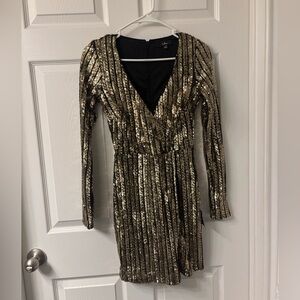 Lulu's Gold Sequin Long Sleeve Dress